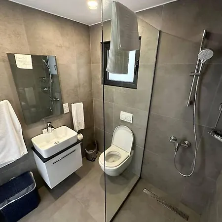 2+1 Sea View - Infinity Pool * קיירניה