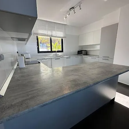 2+1 Sea View - Infinity Pool קיירניה